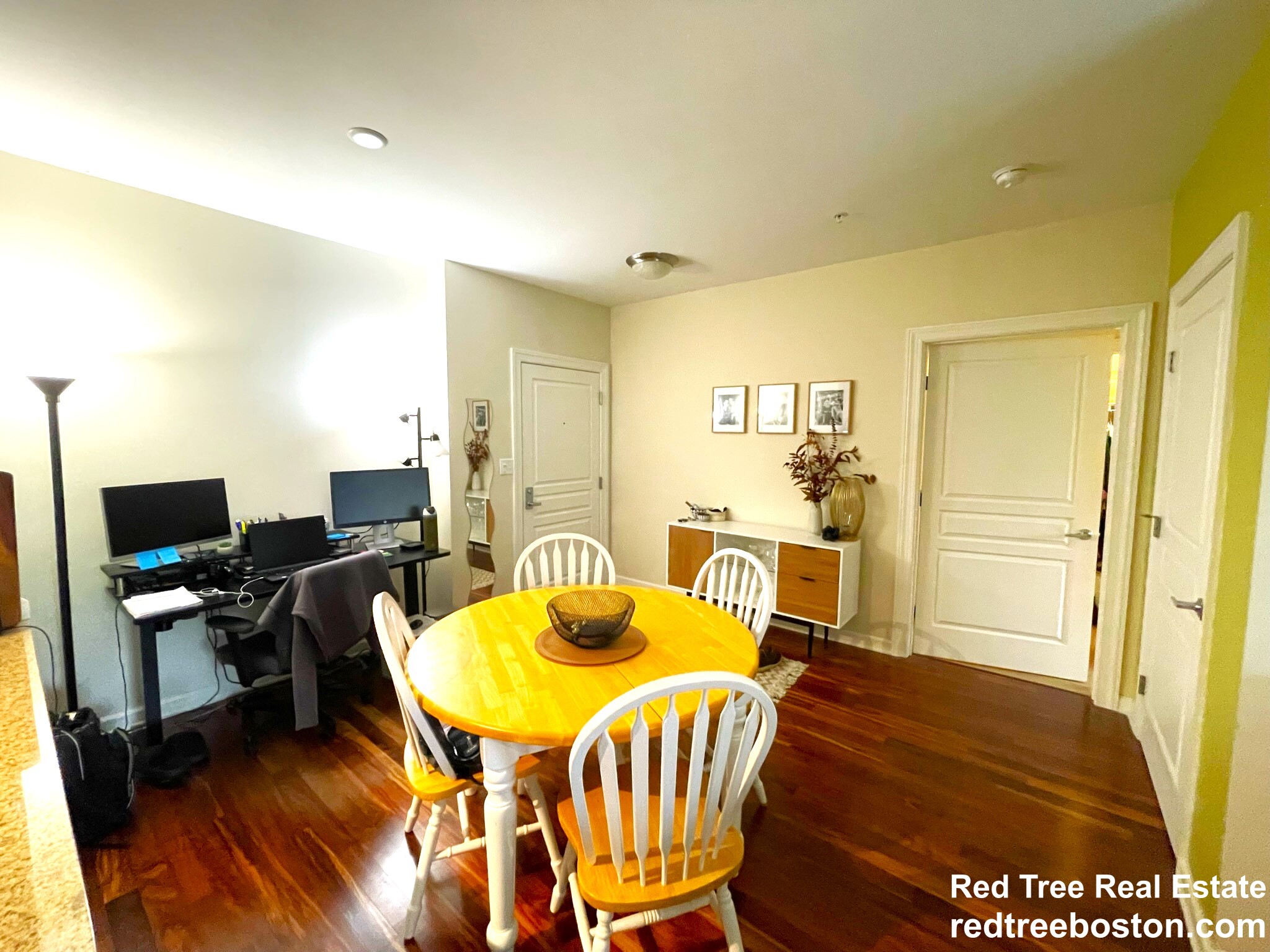 4 Repton Cir, Watertown