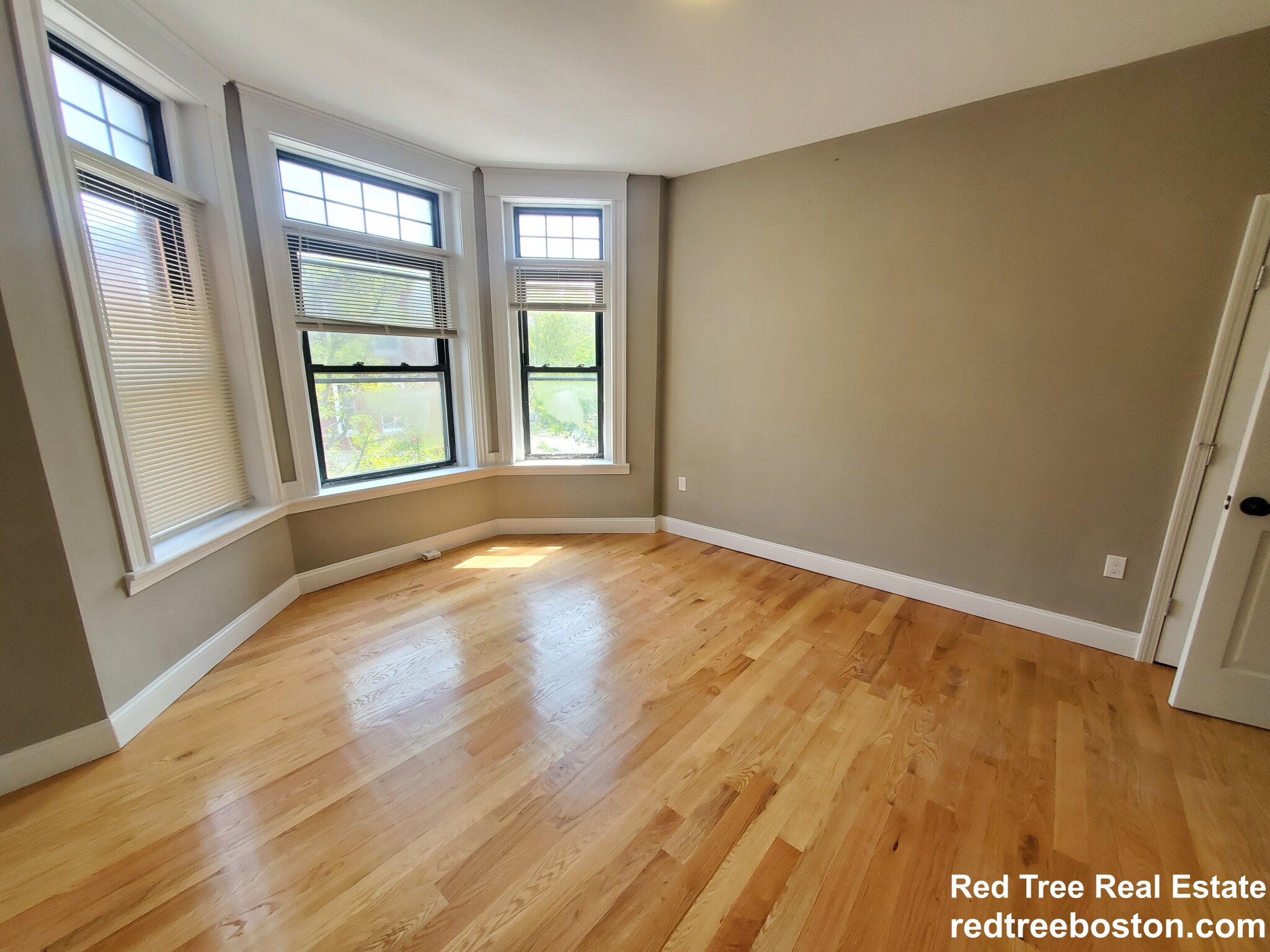 1914 Beacon St, Brighton