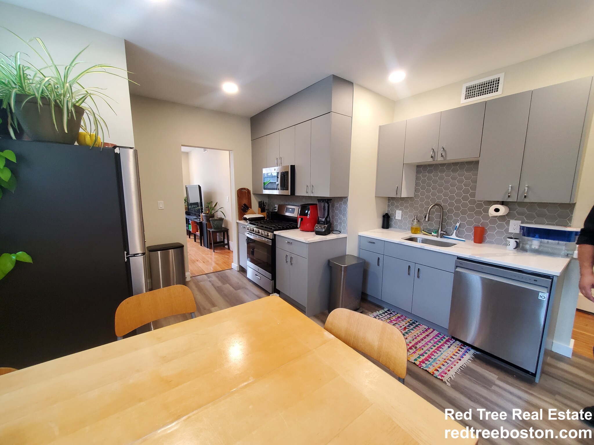 1914 Beacon St, Brighton