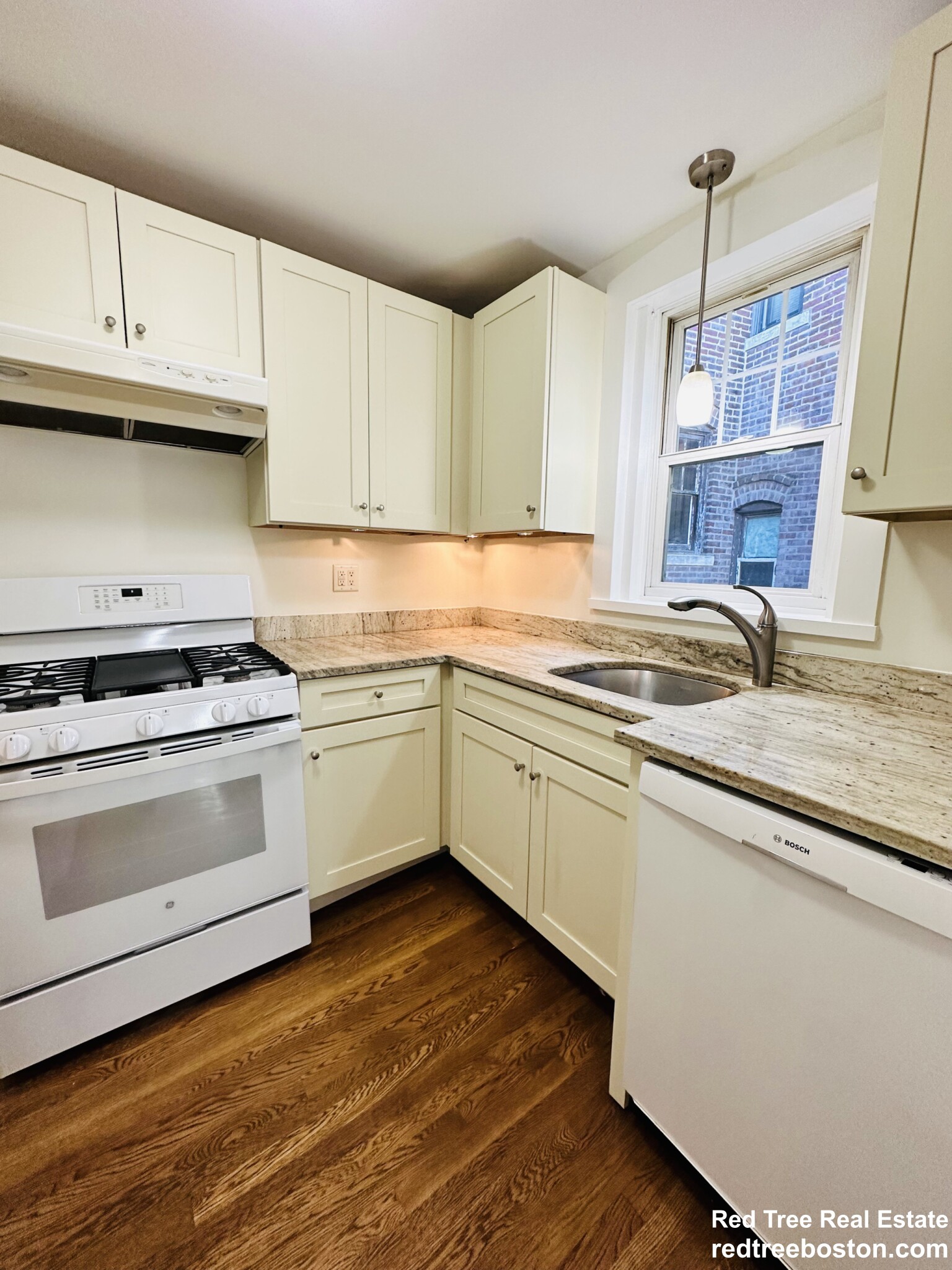 34 Garrison Rd, Washington Square