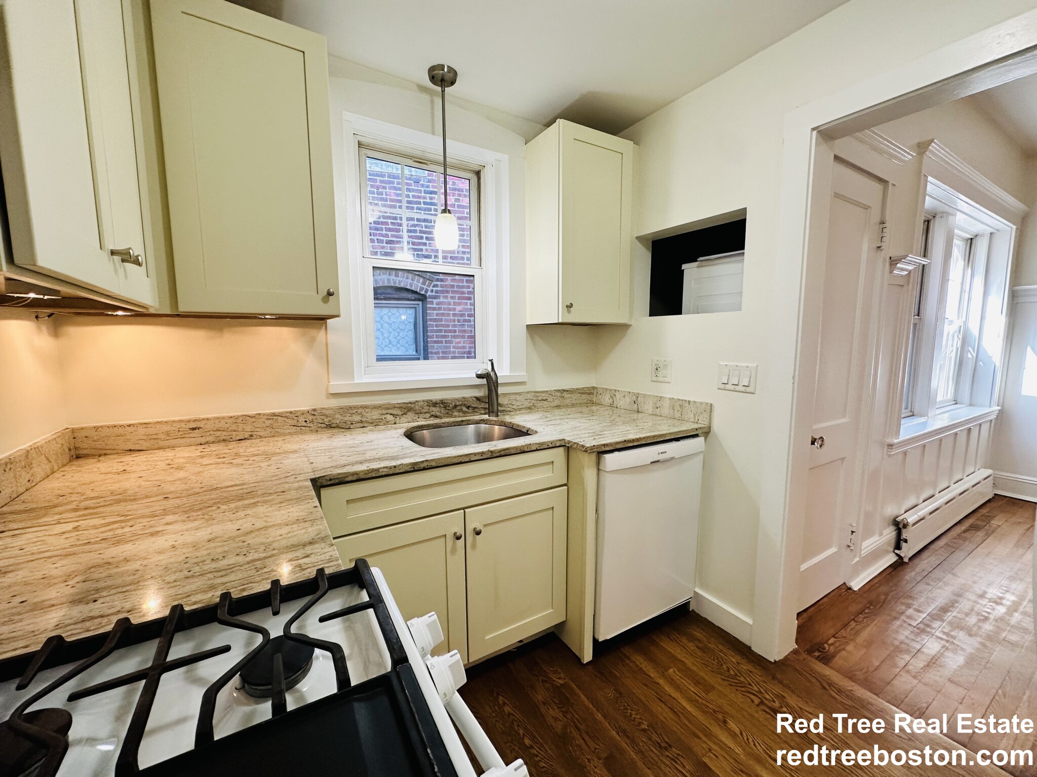 34 Garrison Rd, Washington Square