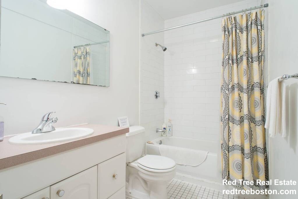 28 Piedmont St, Back Bay