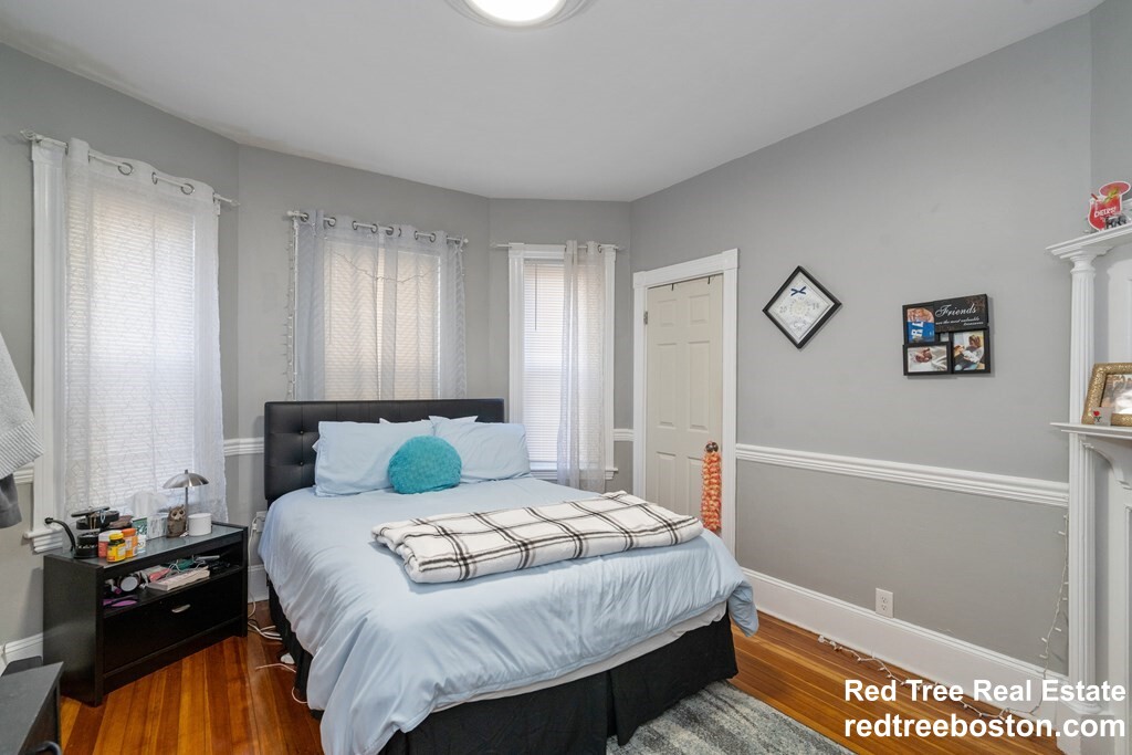 12 Dalrymple St, Jamaica Plain