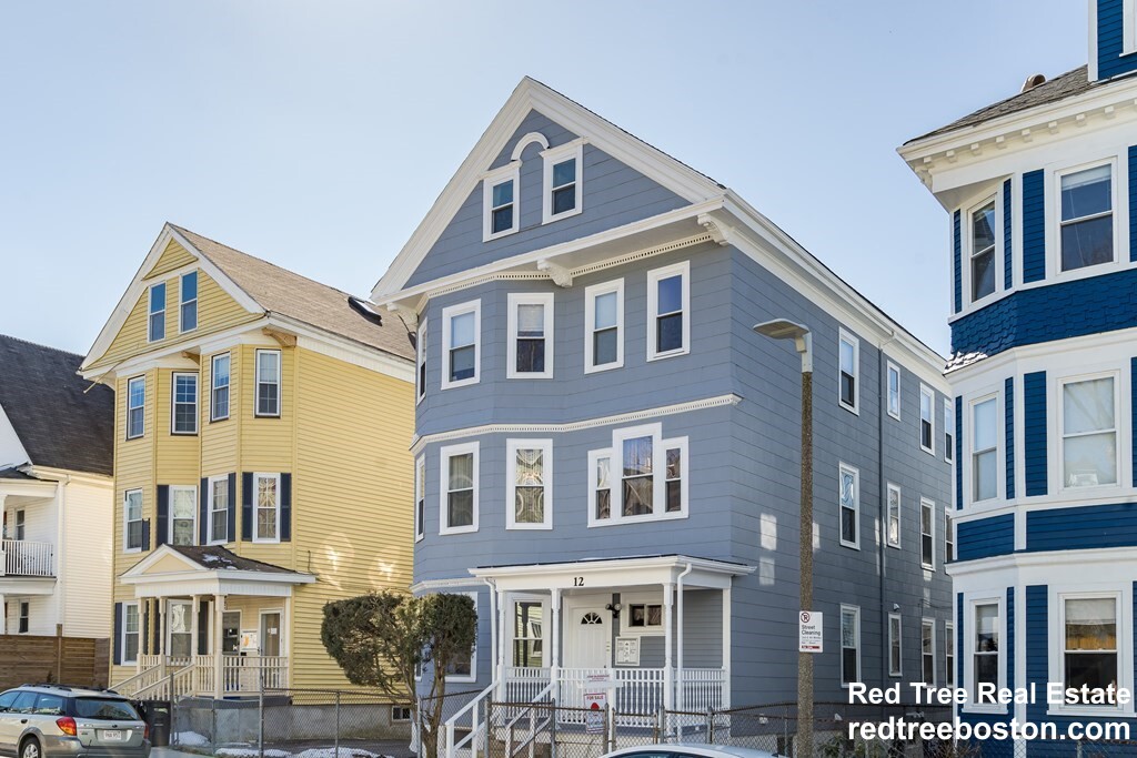 12 Dalrymple St, Jamaica Plain