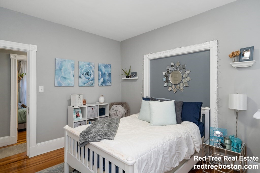 12 Dalrymple St, Jamaica Plain