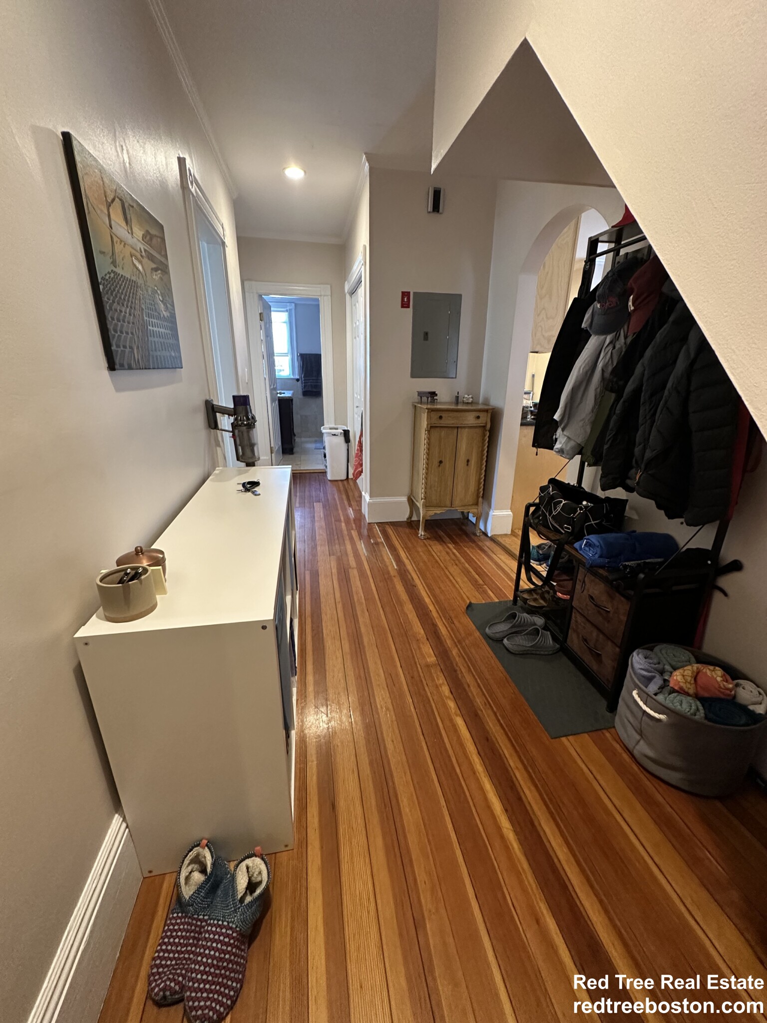 8 White Ave, Chestnut Hill