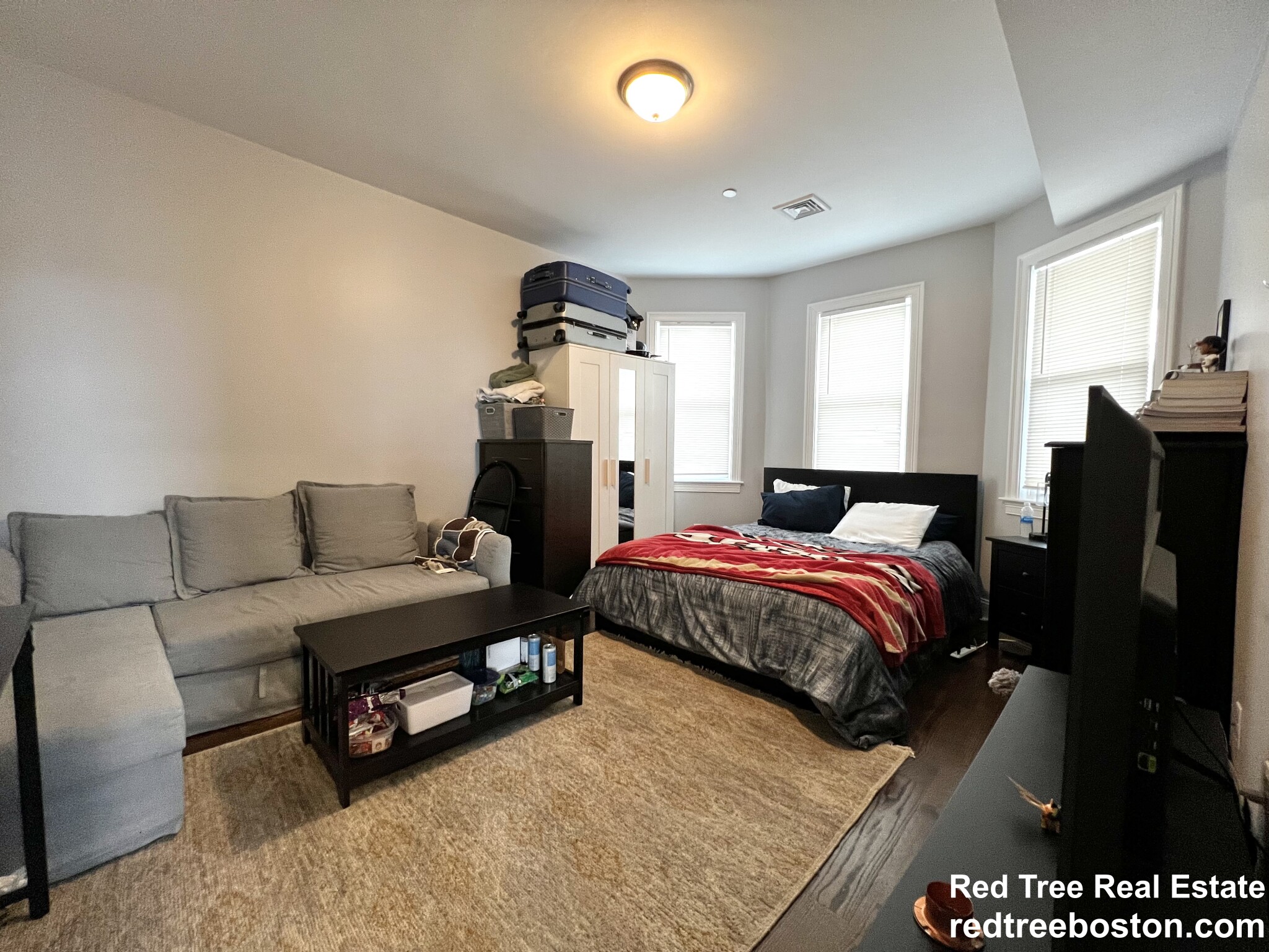 17 Harvard Ter, Allston