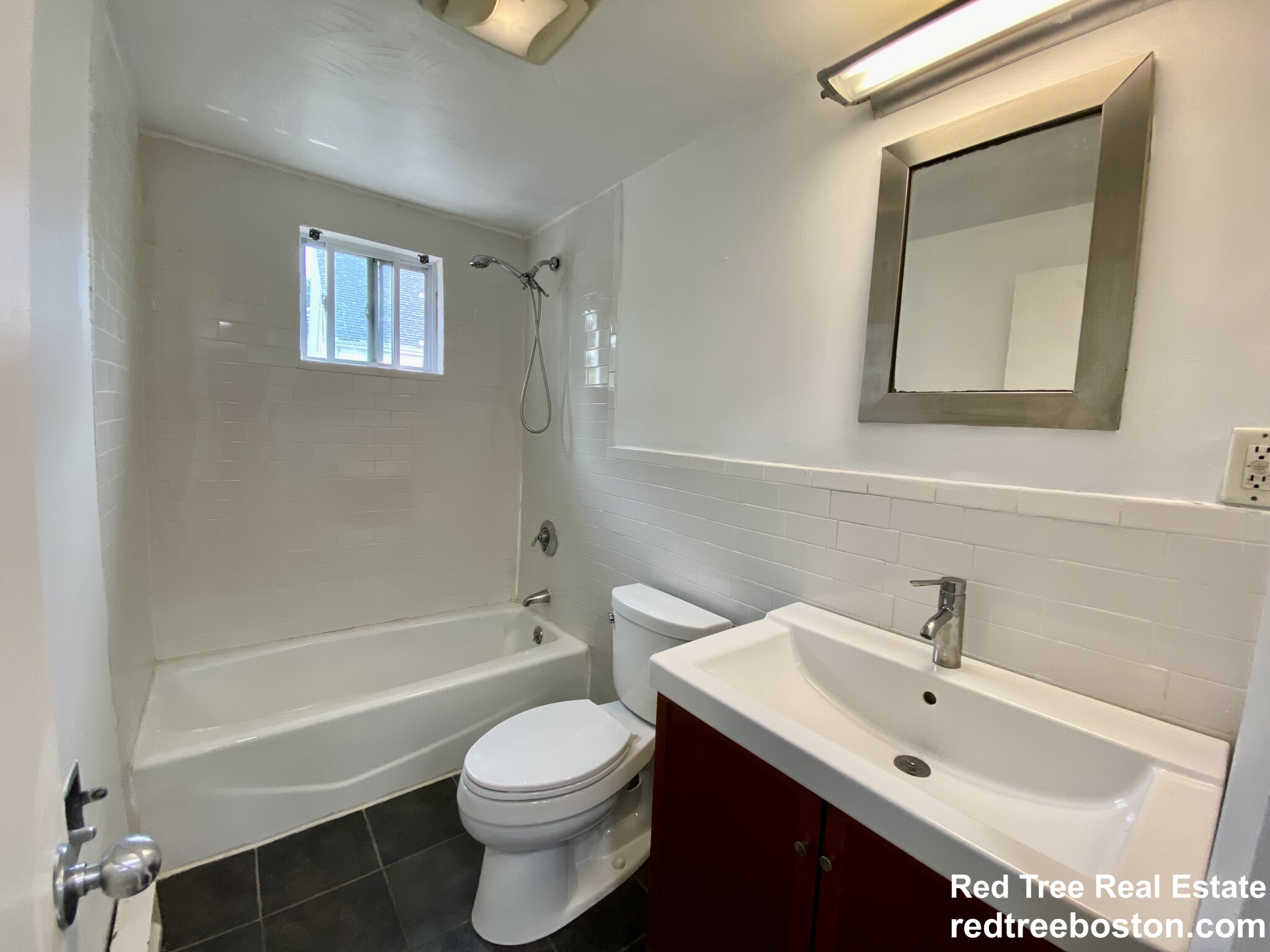 95 Metropolitan Ave, Roslindale