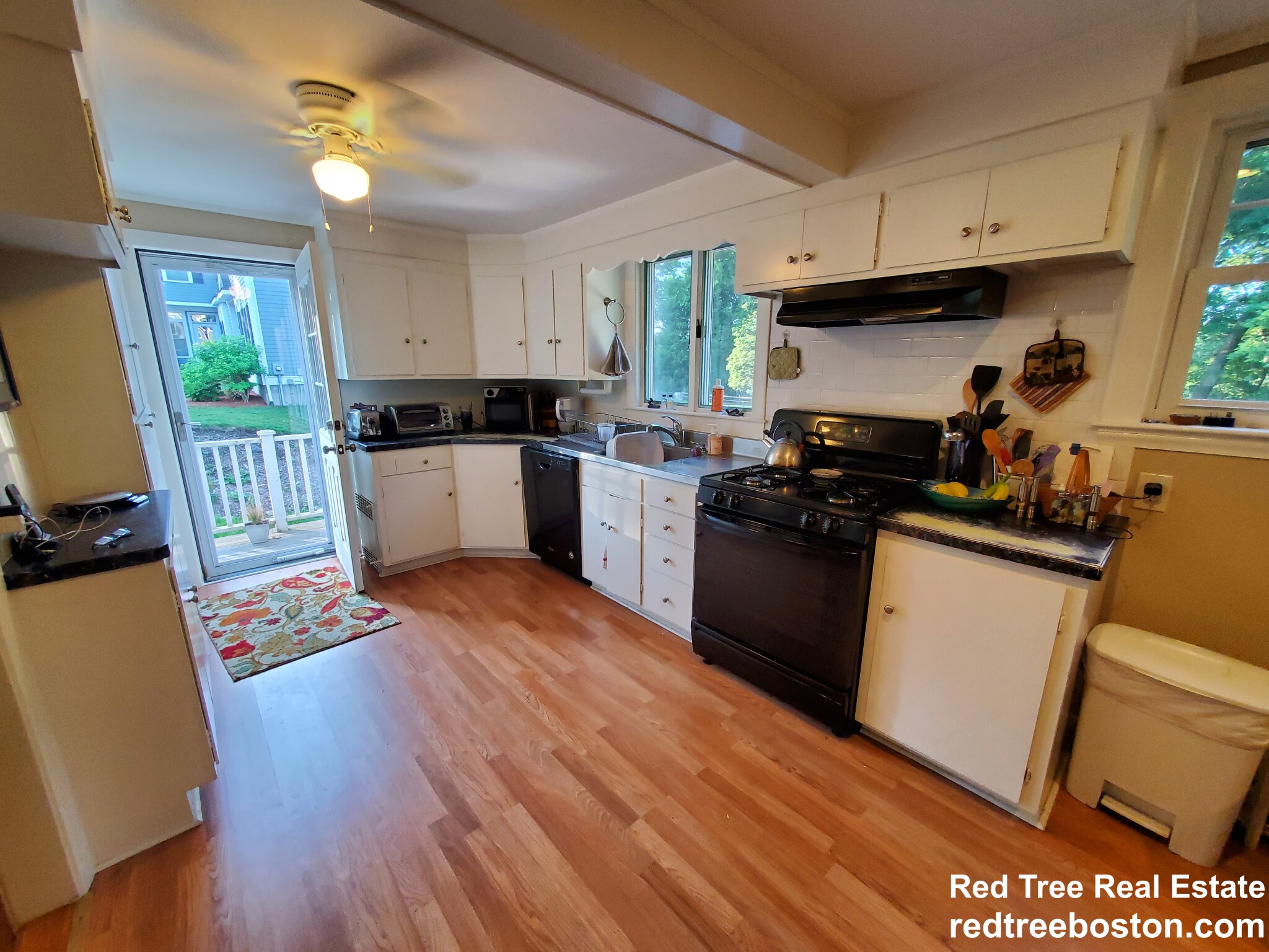 58 Longfellow Rd, Wellesley