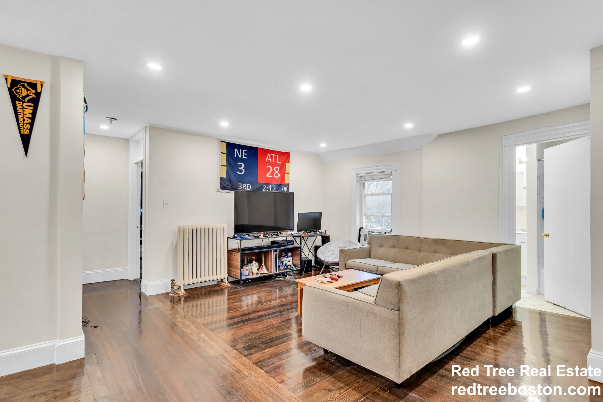 26 John St, Thompsonville