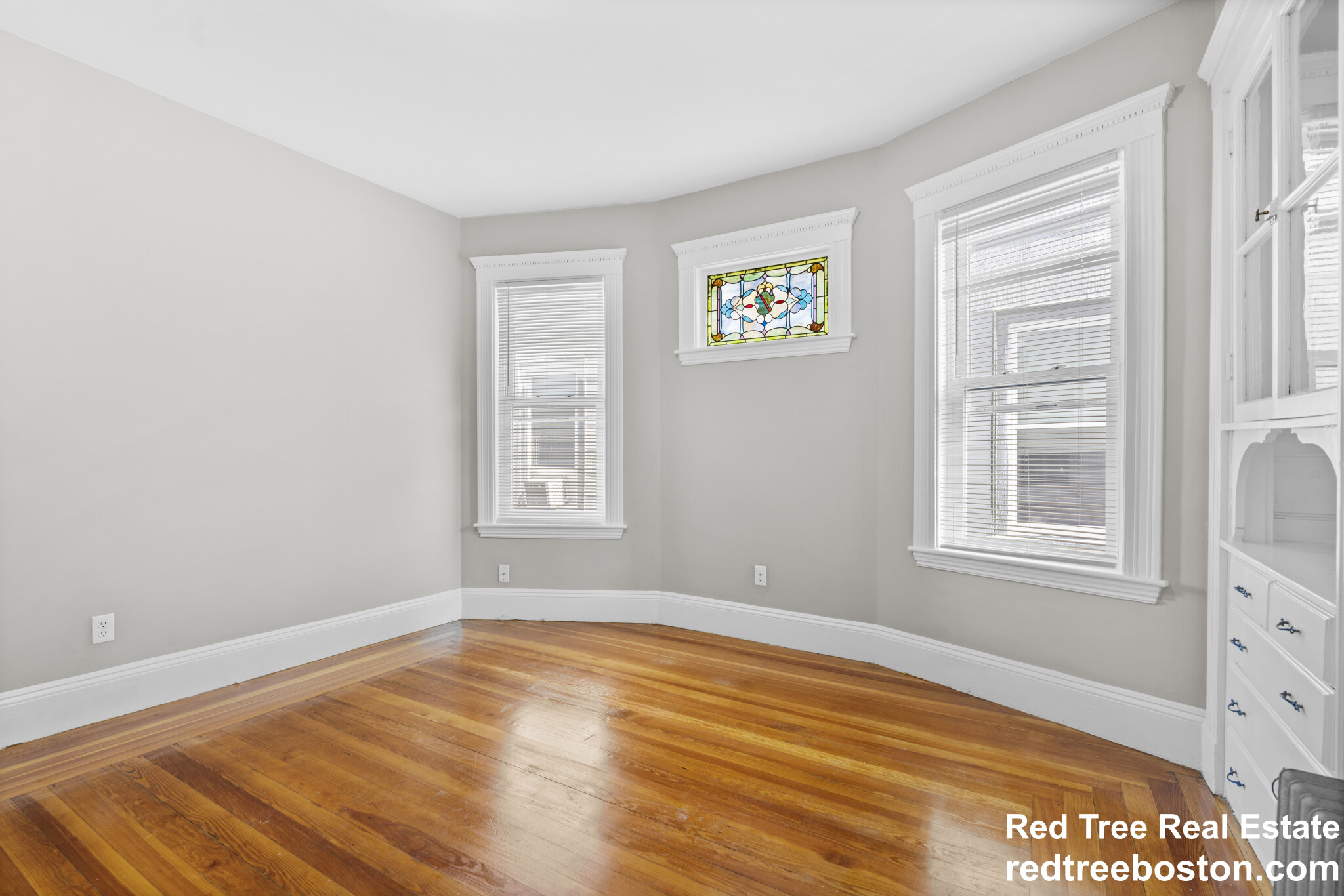 35 Harbor View St, Dorchester