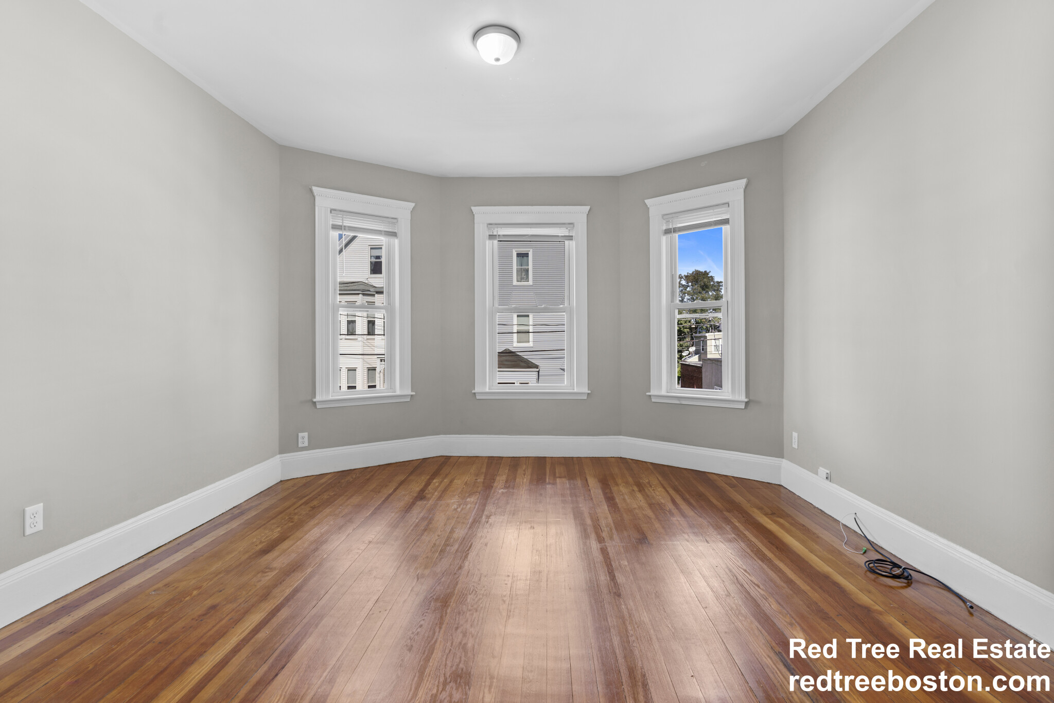 35 Harbor View St, Dorchester