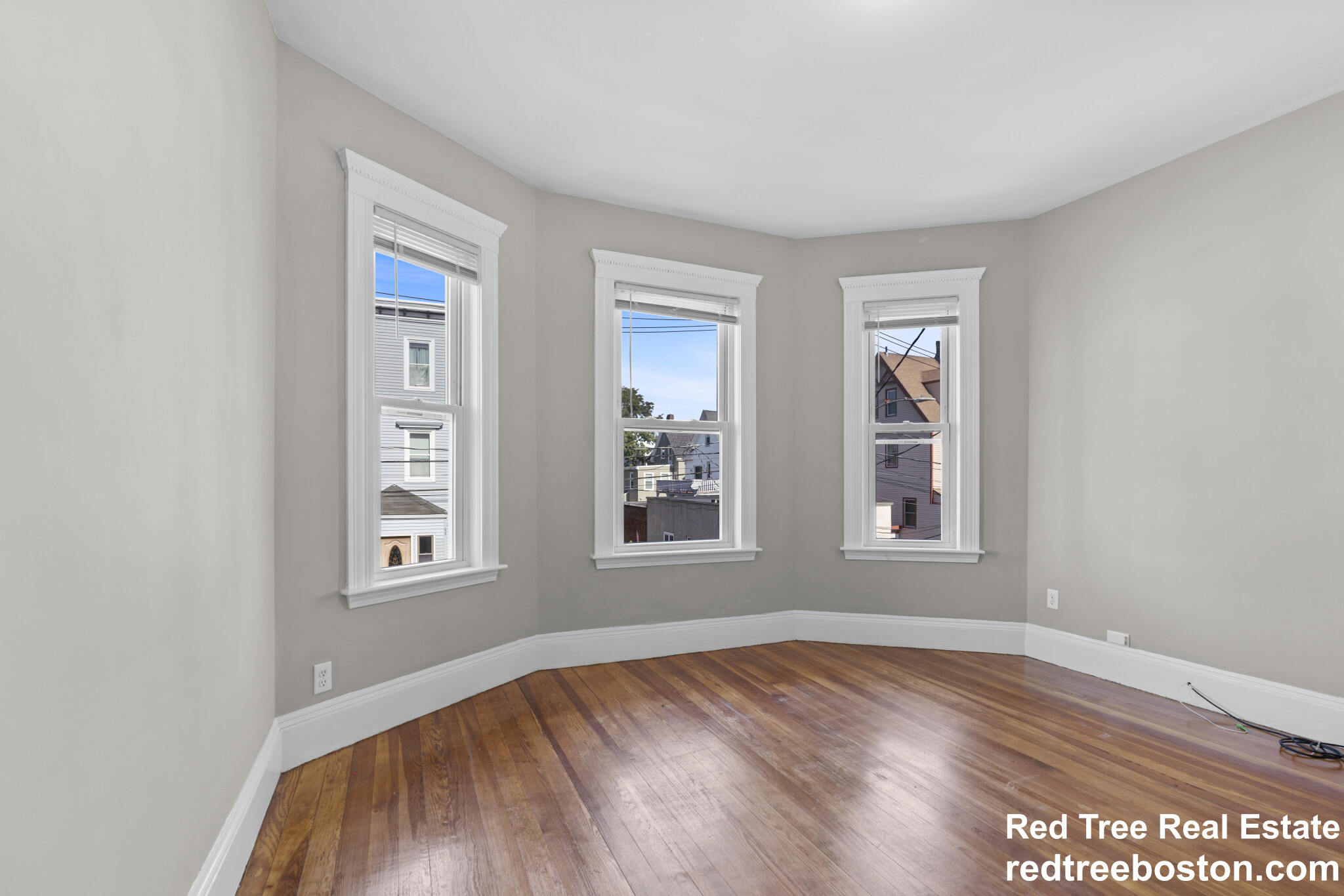 35 Harbor View St, Dorchester