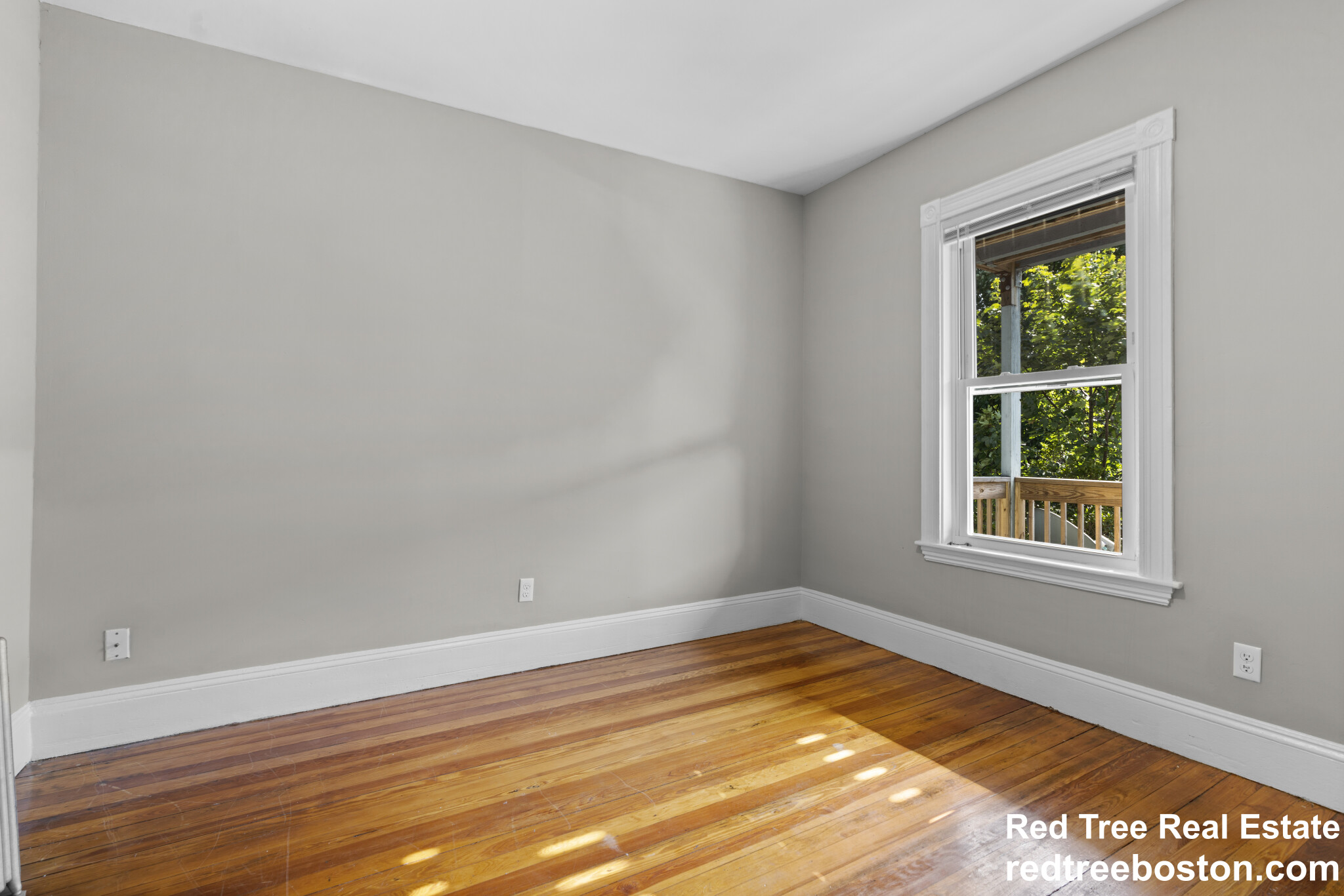 35 Harbor View St, Dorchester