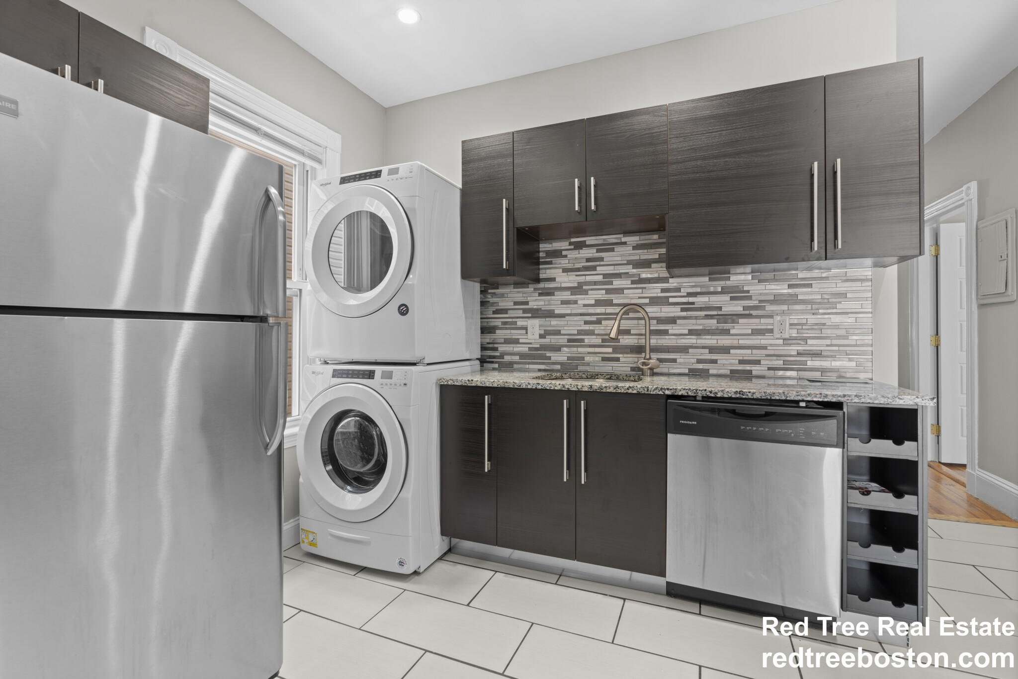 35 Harbor View St, Dorchester