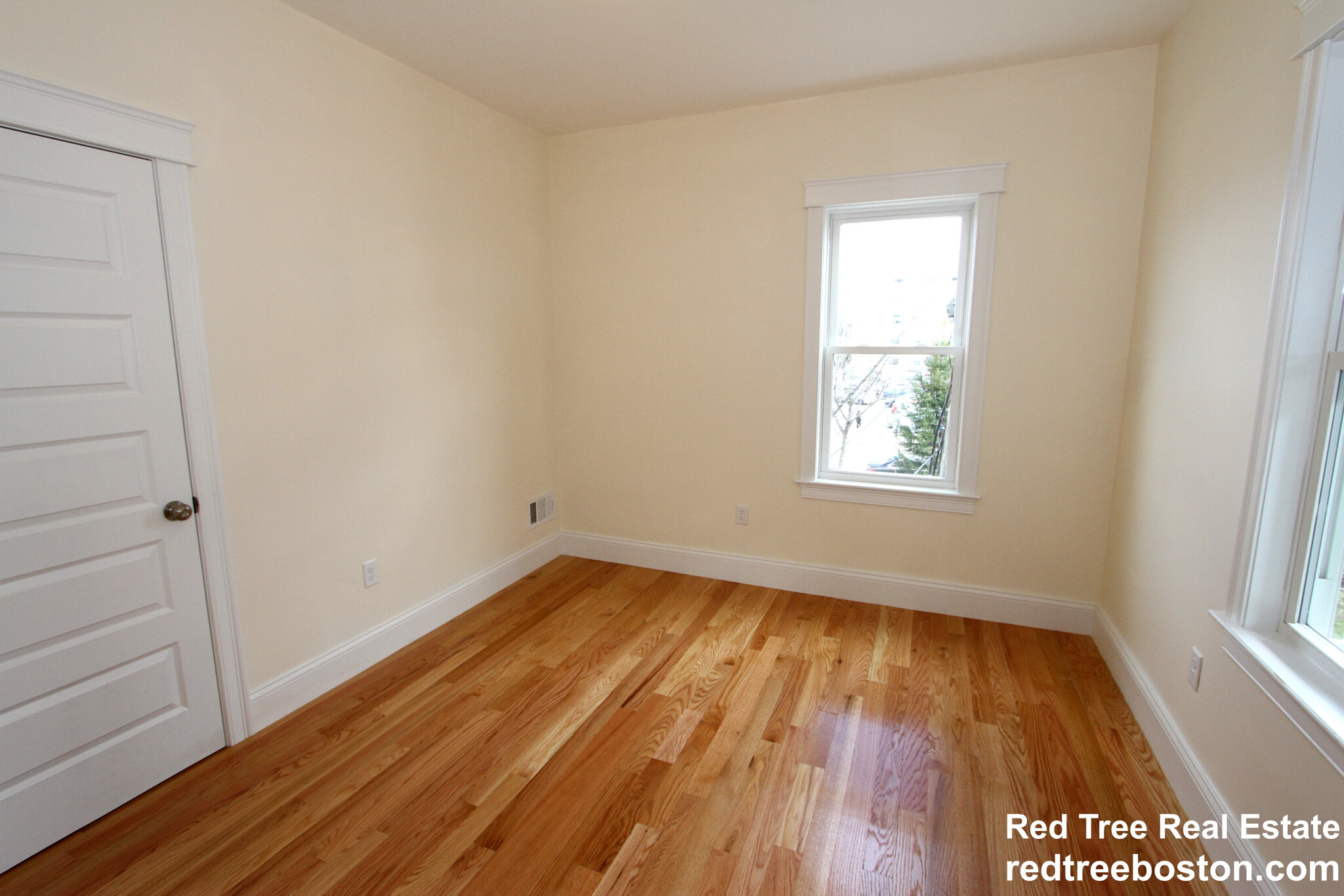 8 Roach St, Dorchester