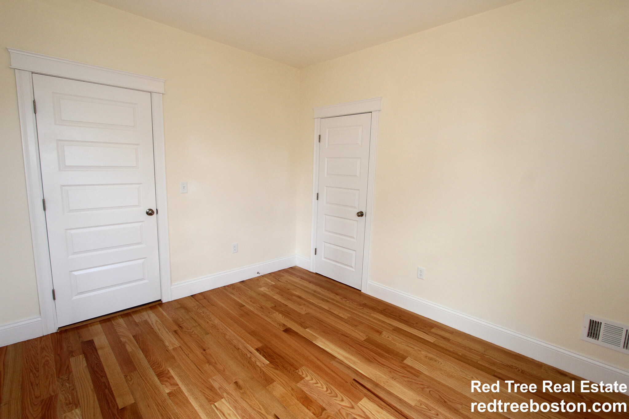 8 Roach St, Dorchester