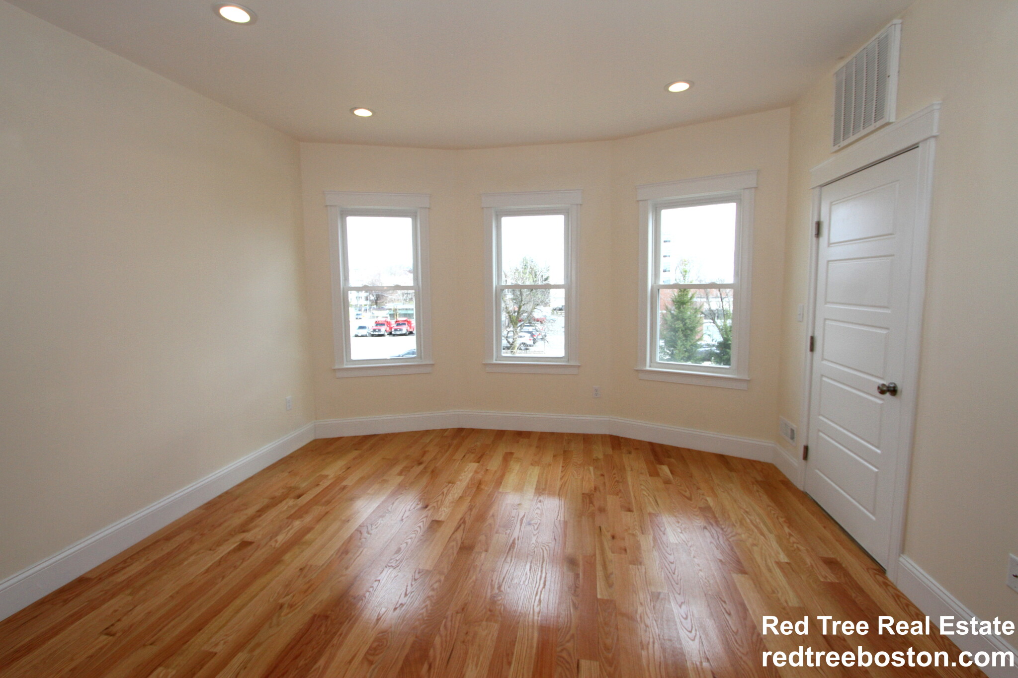 8 Roach St, Dorchester