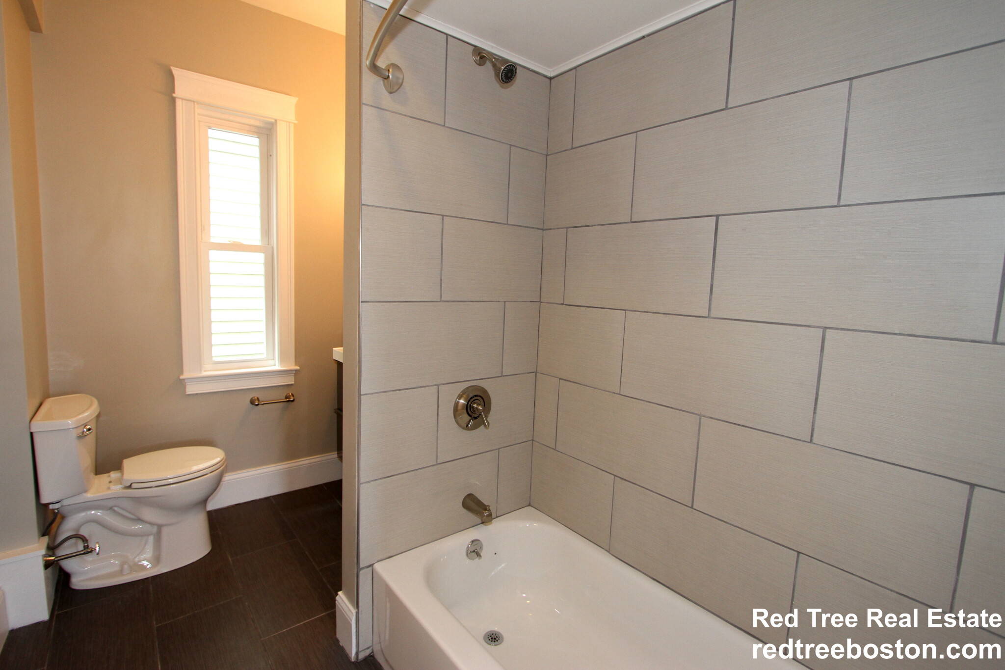 8 Roach St, Dorchester