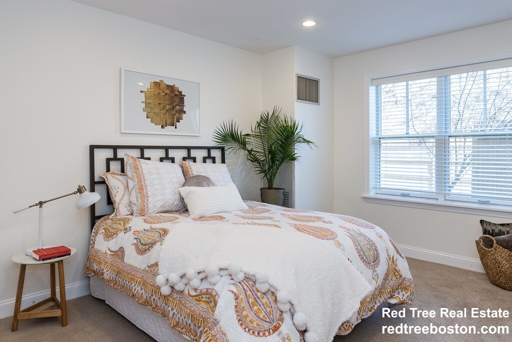 2 14 Saint Paul, Coolidge Corner