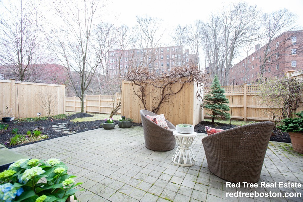 2 14 Saint Paul, Coolidge Corner