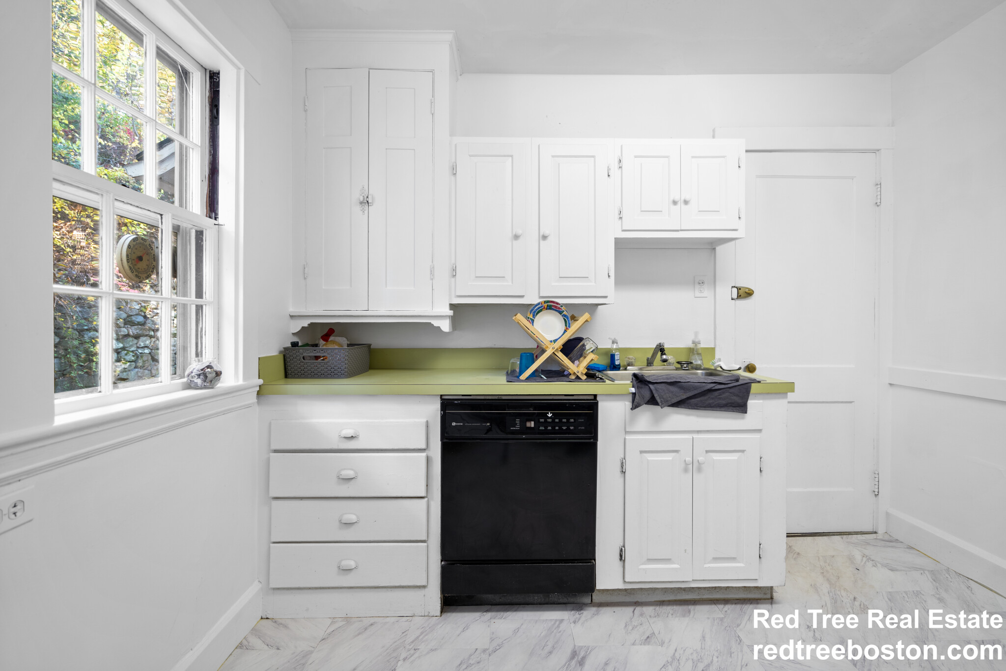 27 Oakwood Rd, Auburndale