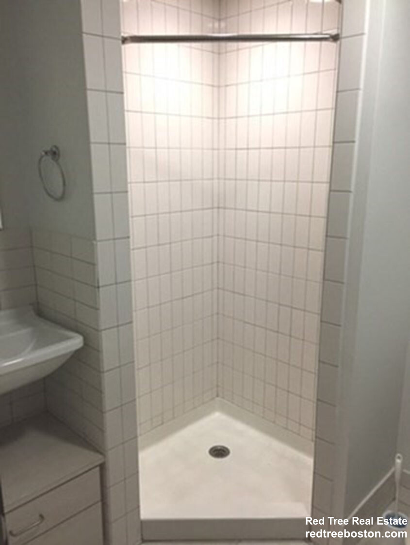 144 Bowdoin St, Beacon Hill