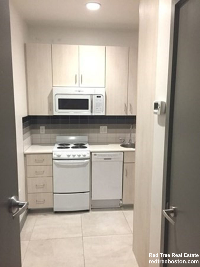 144 Bowdoin St, Beacon Hill