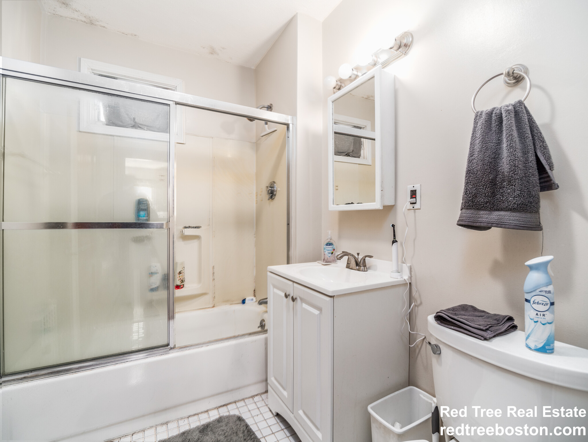 52 Upland Rd, West Somerville