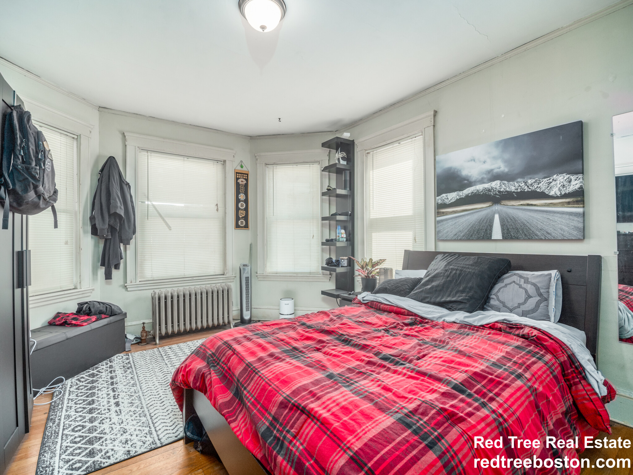 52 Upland Rd, West Somerville