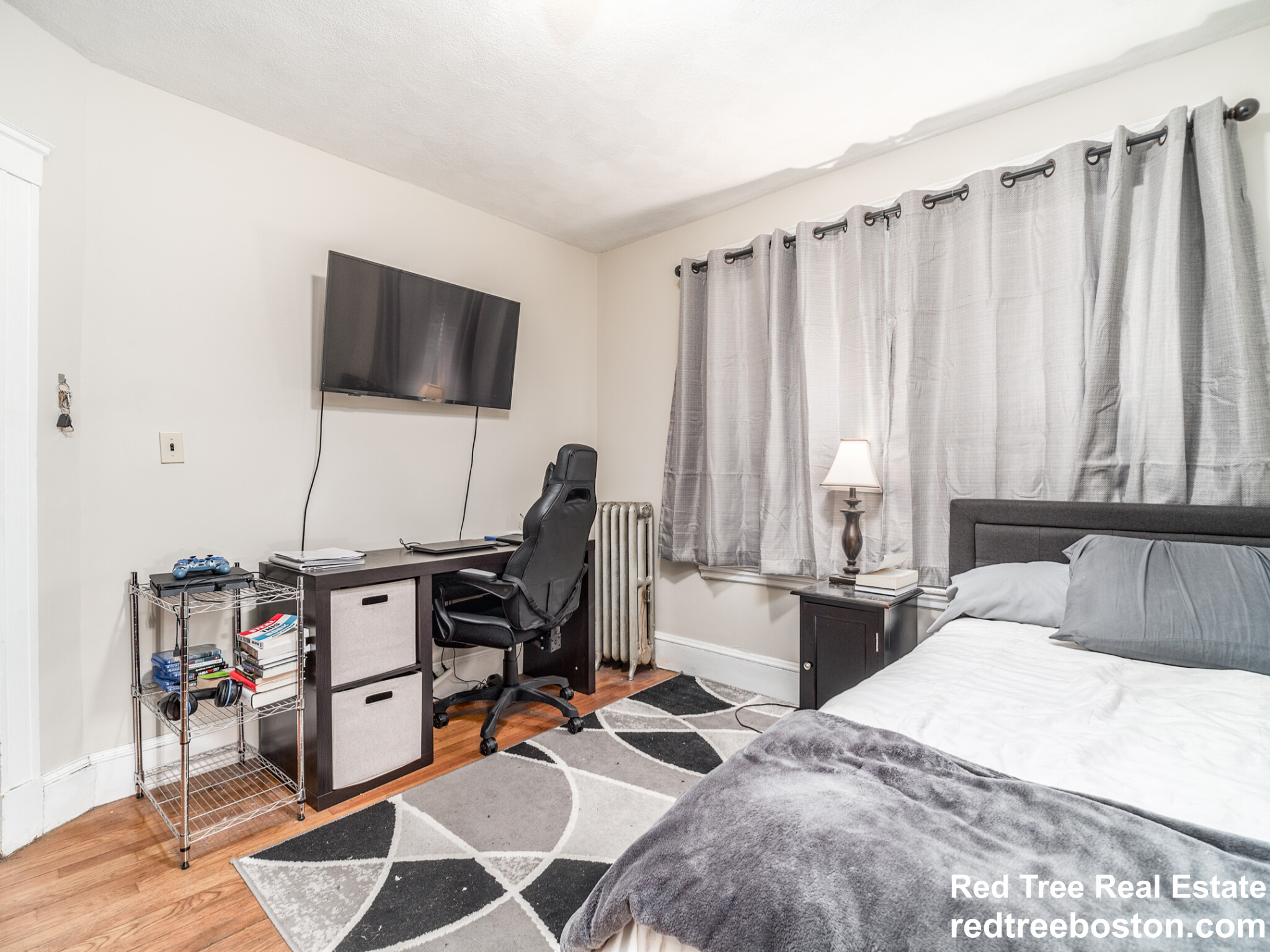 52 Upland Rd, West Somerville