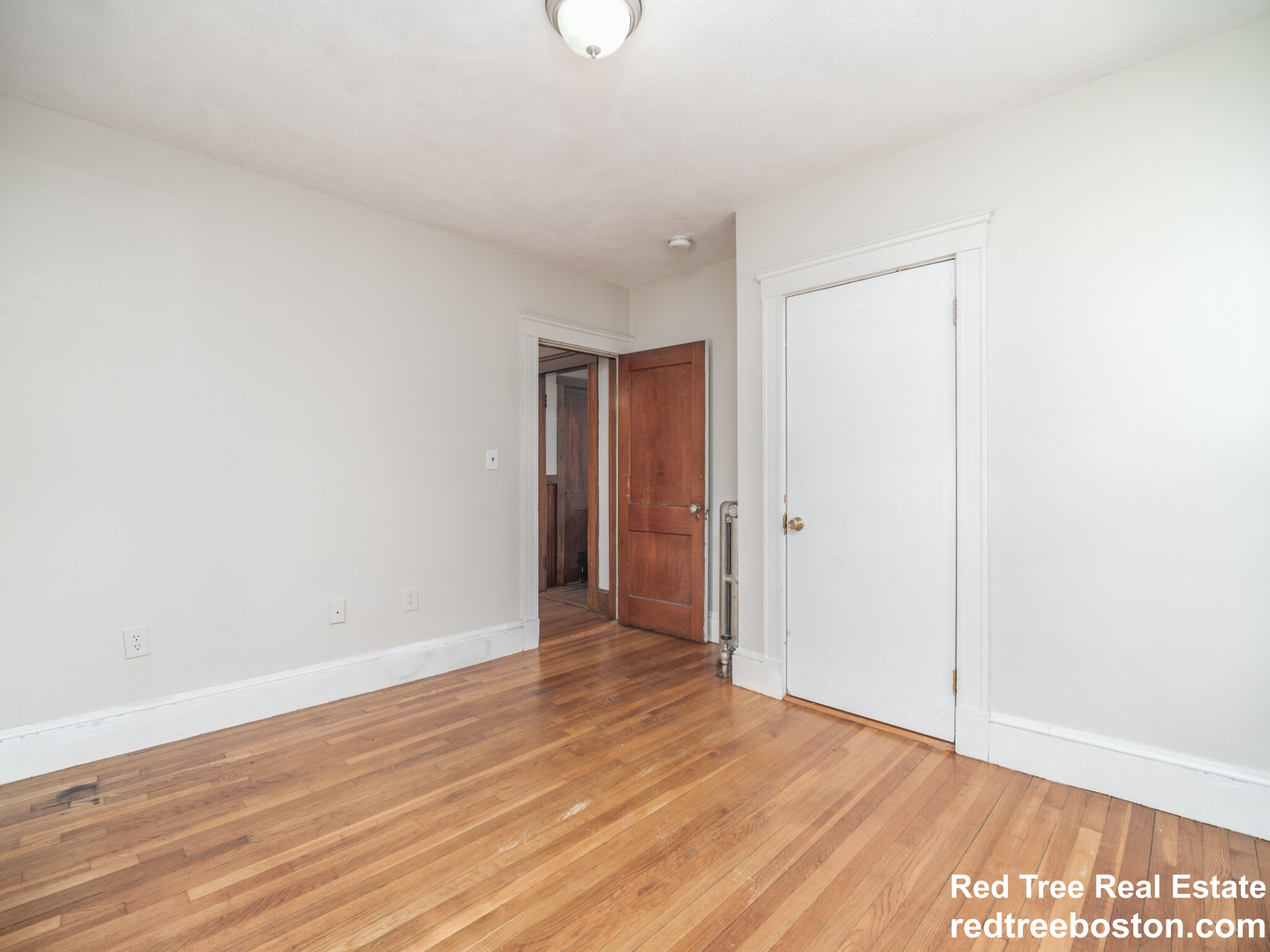 52 Upland Rd, West Somerville