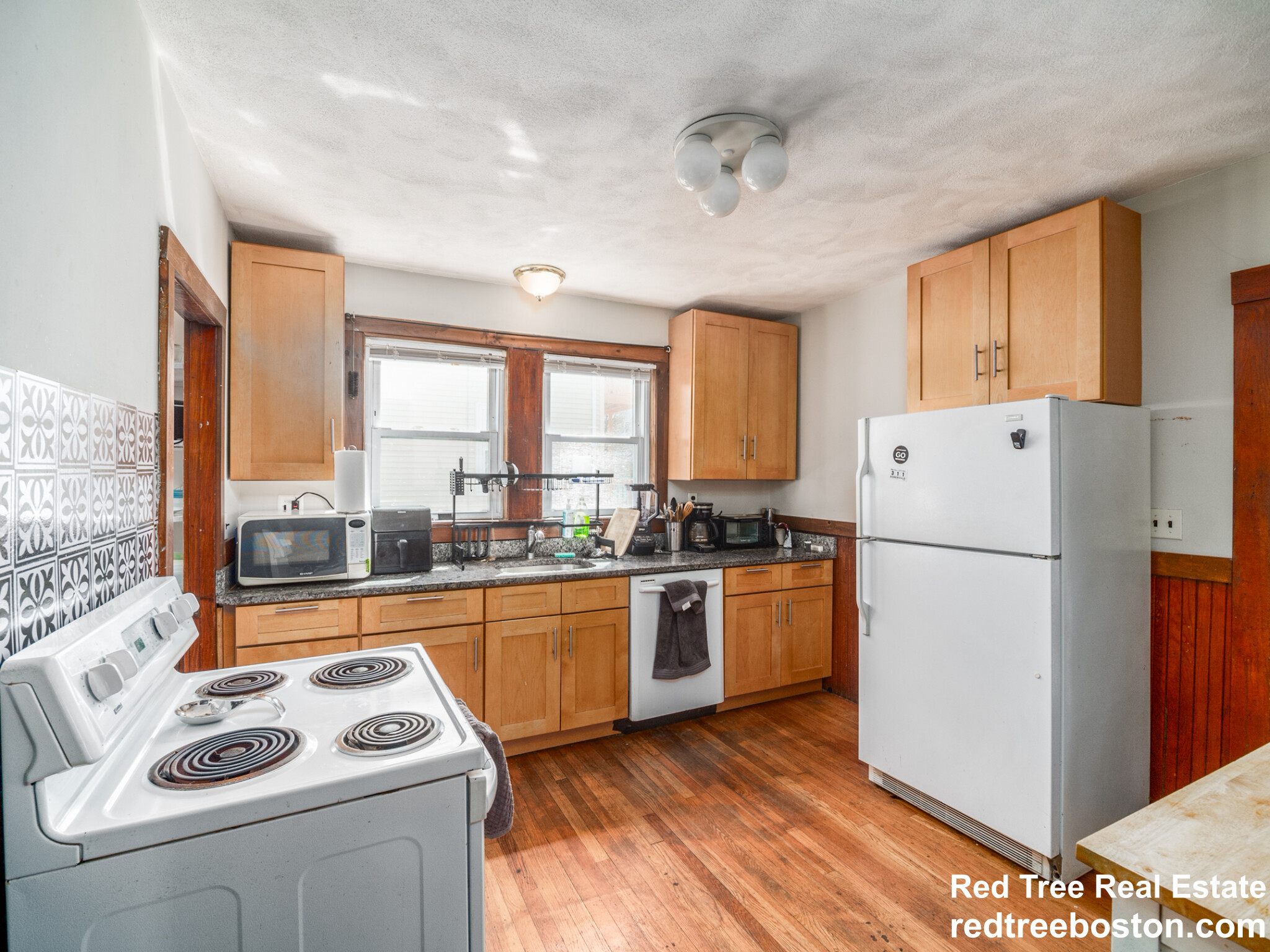 52 Upland Rd, West Somerville