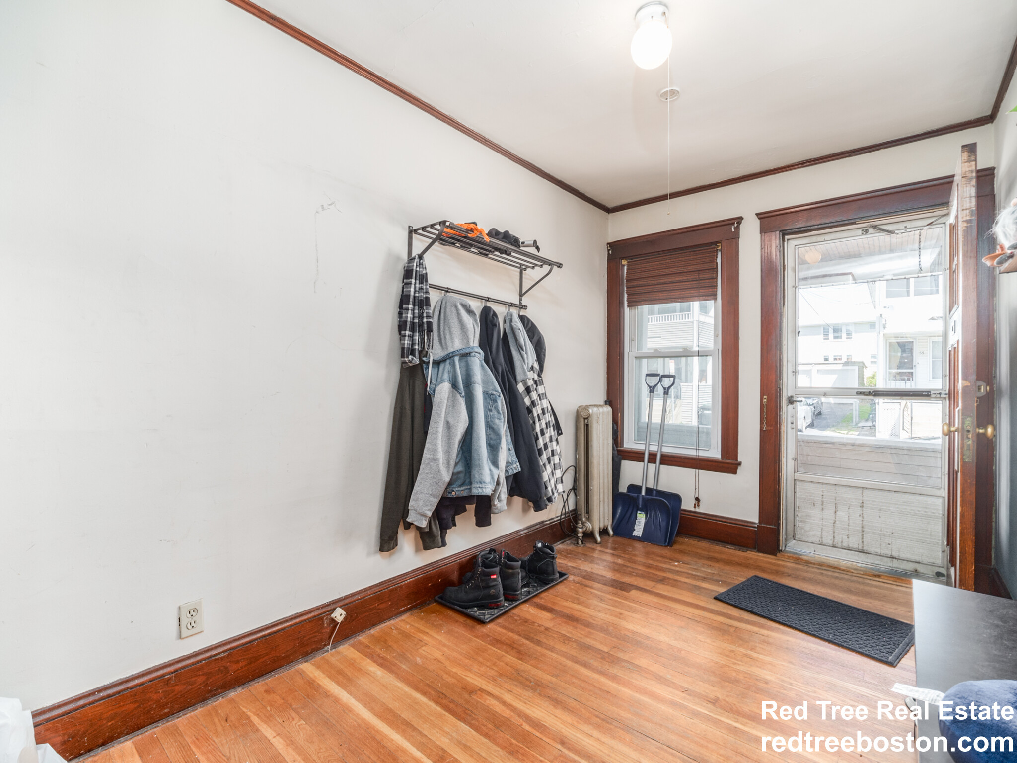 52 Upland Rd, West Somerville
