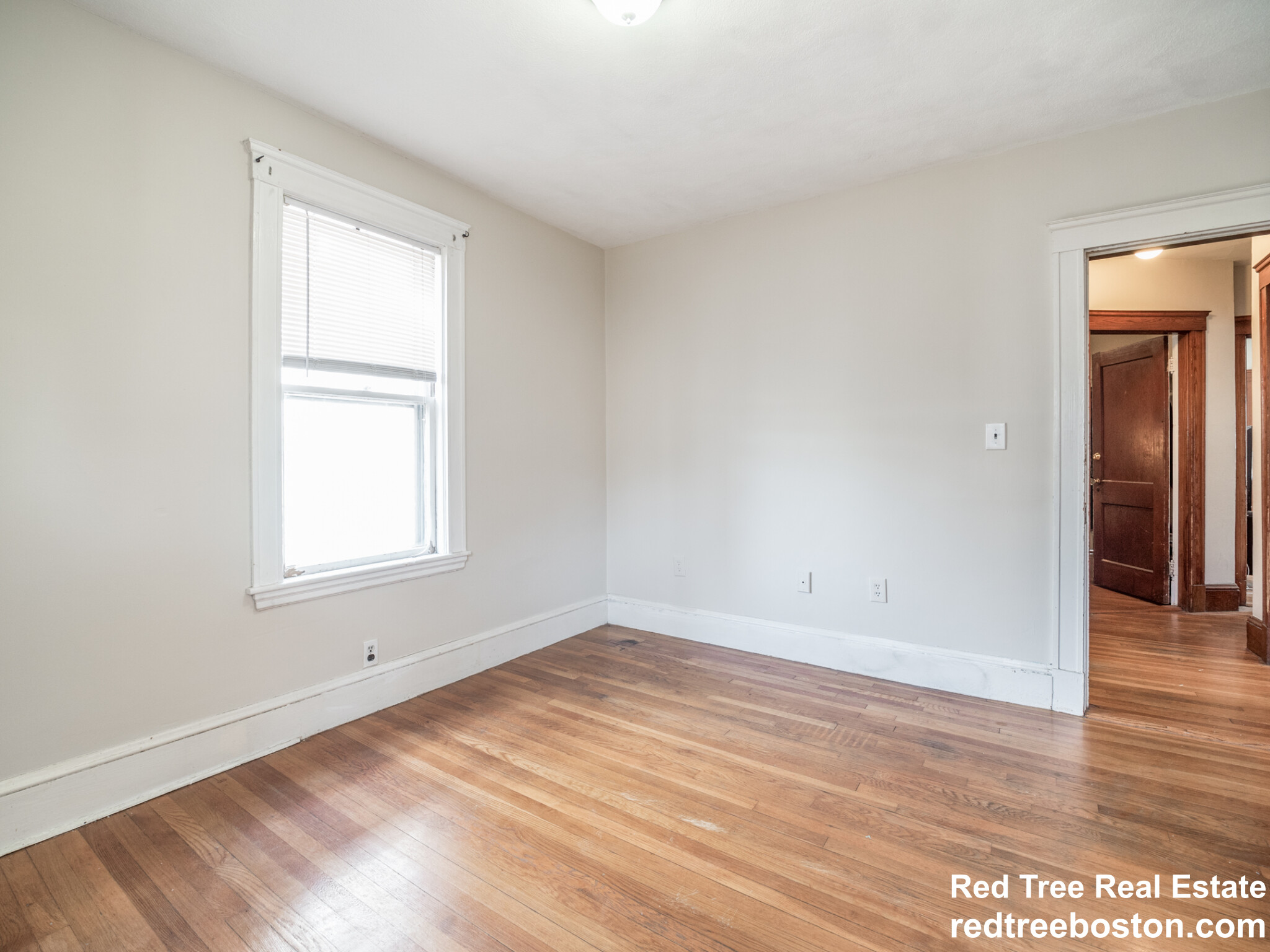 52 Upland Rd, West Somerville