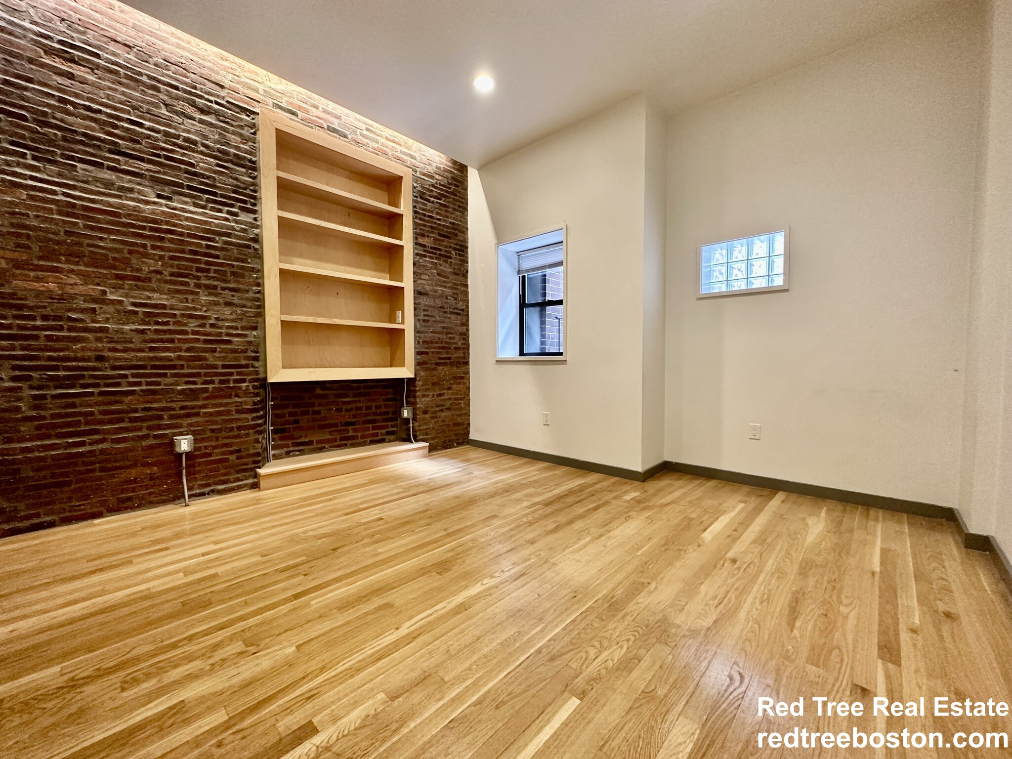 144 Bowdoin St, Beacon Hill