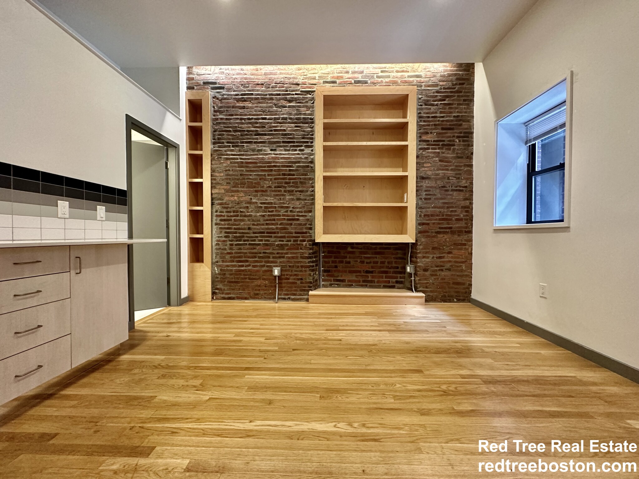 144 Bowdoin St, Beacon Hill