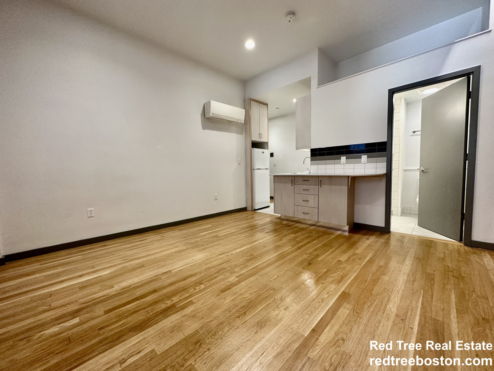 144 Bowdoin St, Beacon Hill