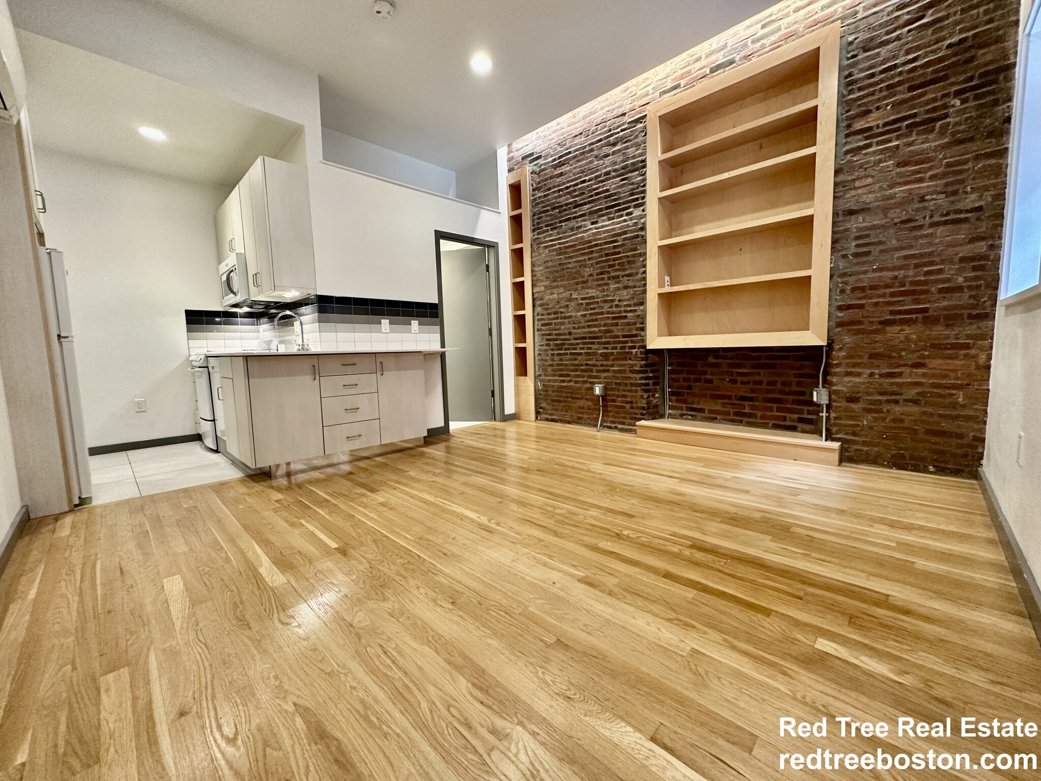 144 Bowdoin St, Beacon Hill