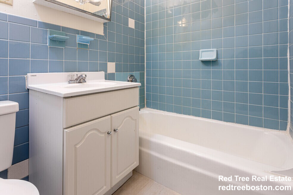 90 Gardner St, Allston