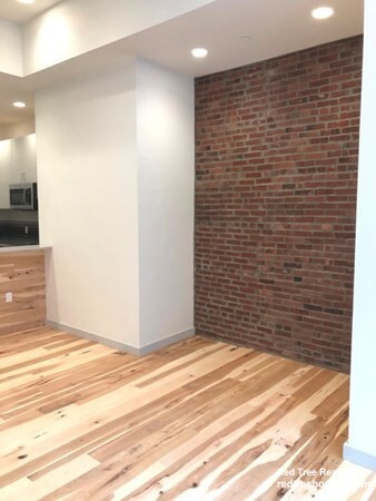 163 Newbury St, Back Bay