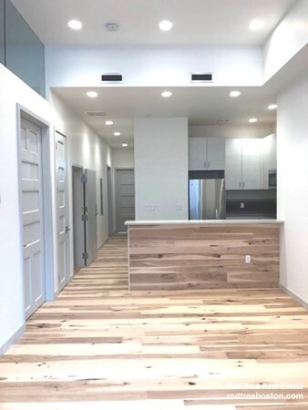 163 Newbury St, Back Bay