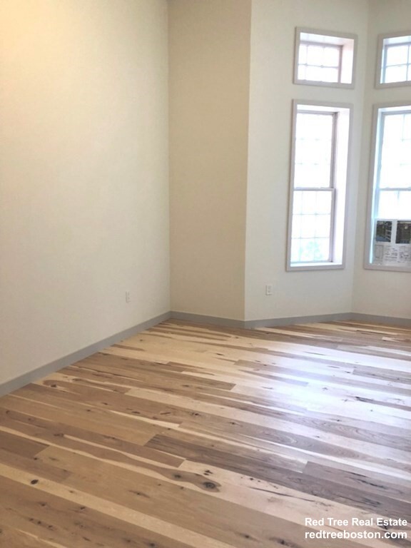 163 Newbury St, Back Bay