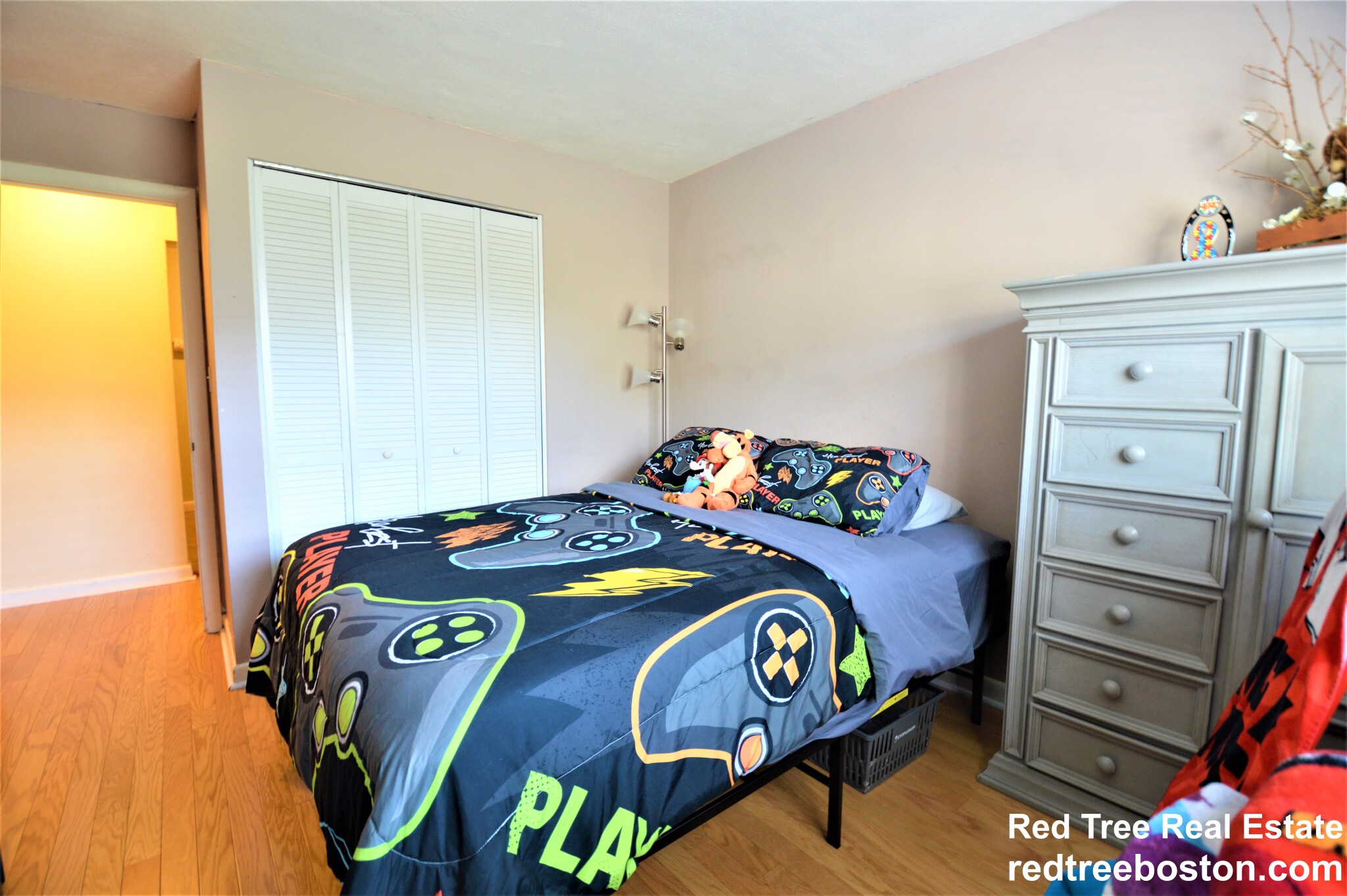 5050 Washington St, West Roxbury