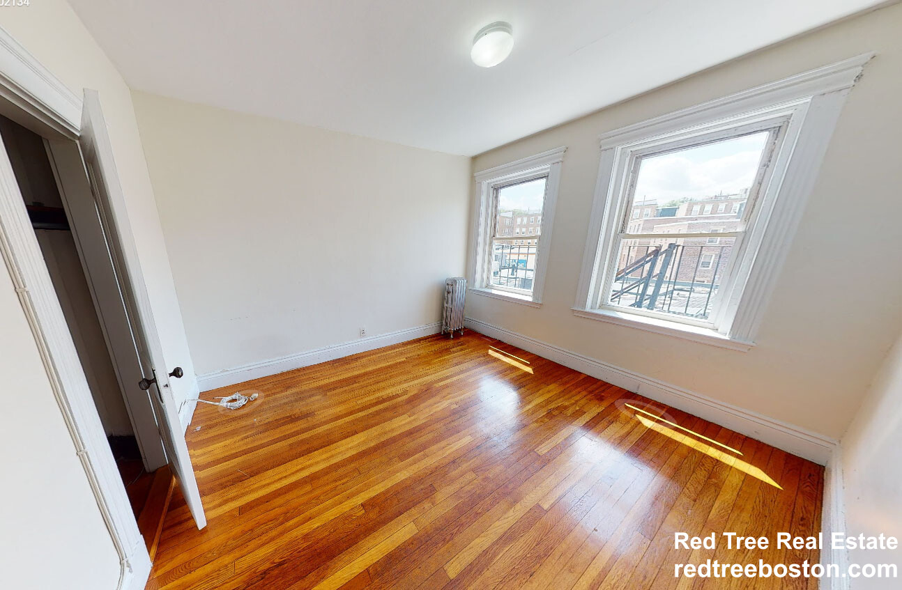 1350 Commonwealth Ave, Allston