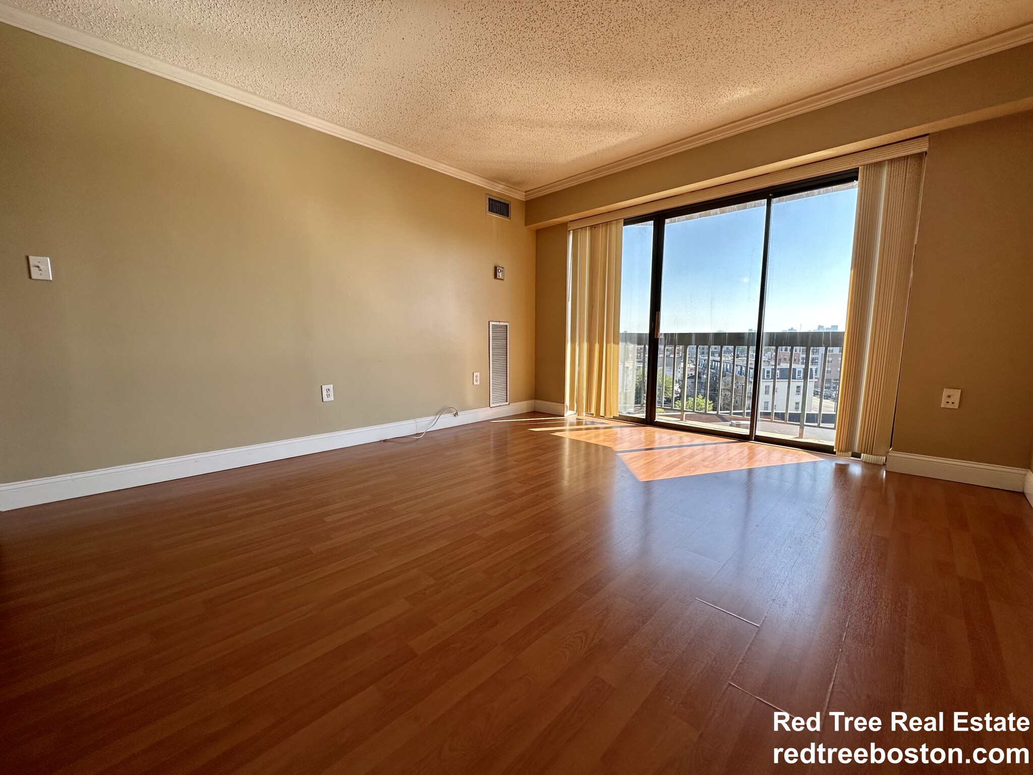 15 North Beacon St, Allston