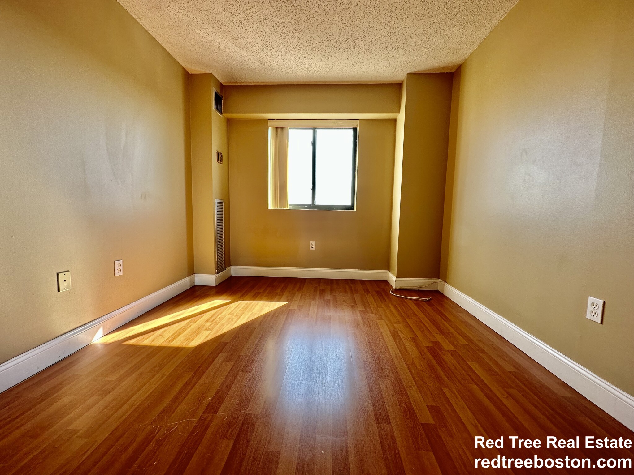 15 North Beacon St, Allston