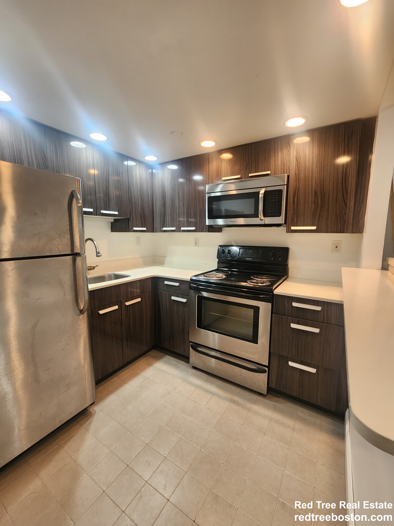 124 Peterborough St, Fenway