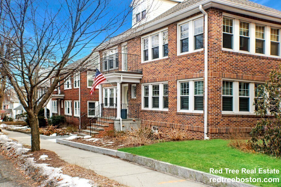 57 Lawton St, Coolidge Corner