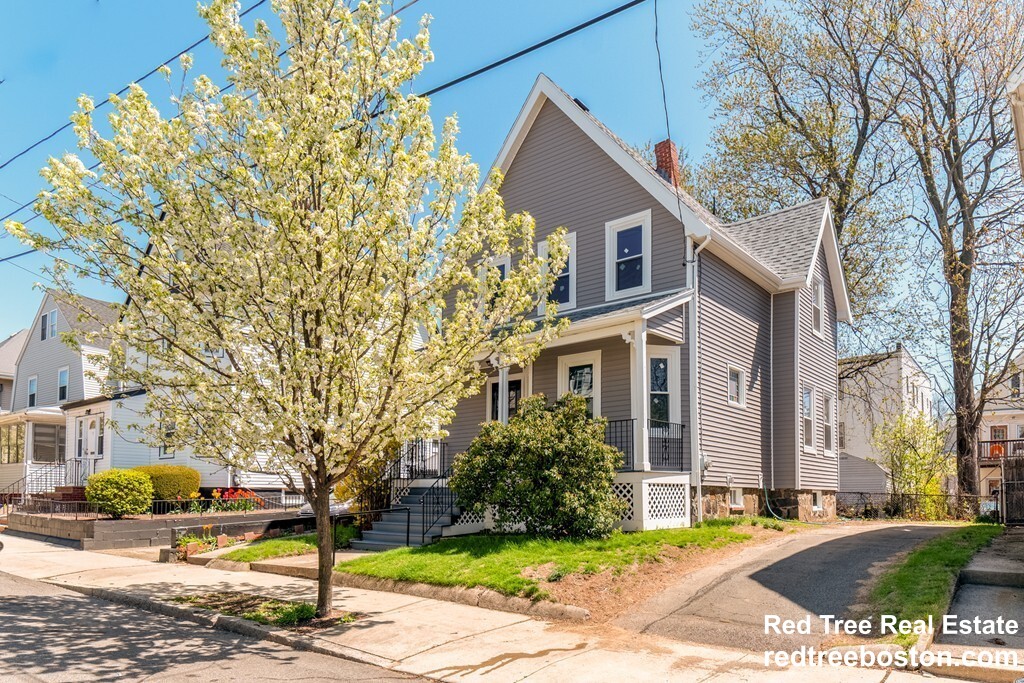 11 Baker Rd, Everett